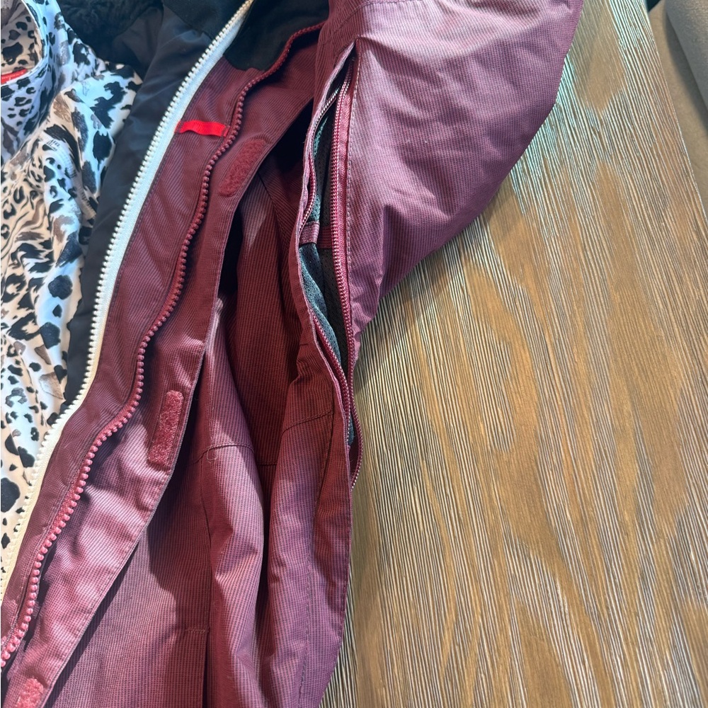 Women's 686 Burgundy Jacket with Animal Print Lining - Picture 6 of 8